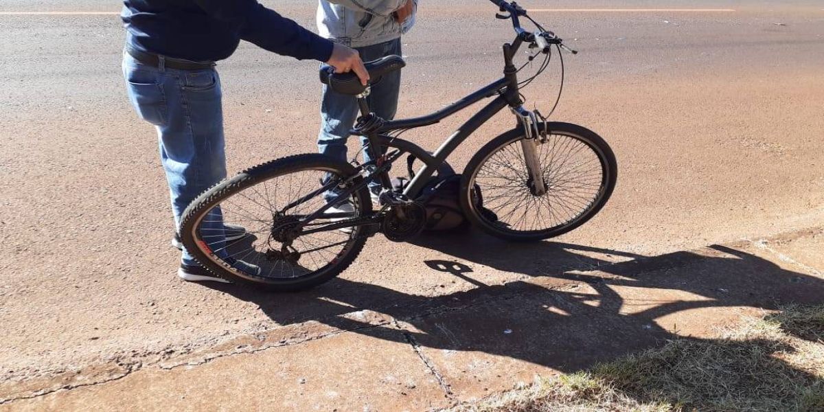 Ciclista fica ferido após colisão de trânsito no Bairro Clarito em Cascavel