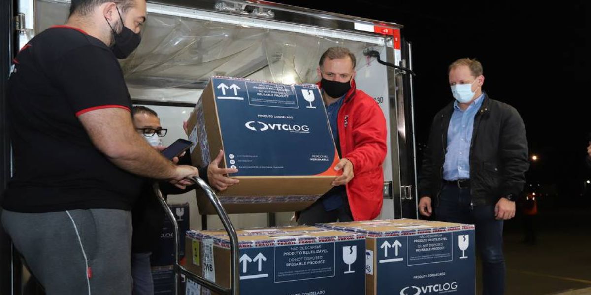 Novo lote de vacinas da Pfizer será distribuído para Capital e Interior do Paraná