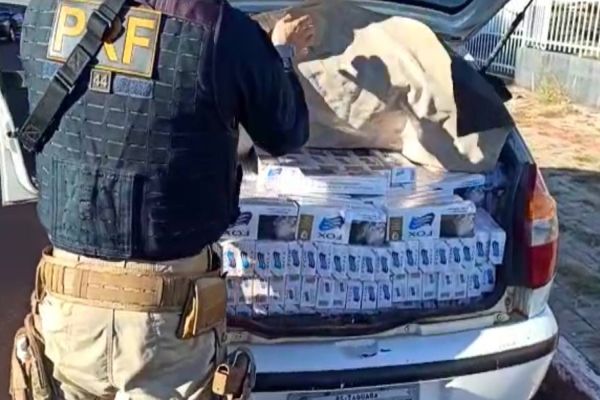 PRF apreende cinco mil maços de cigarros em Santa Tereza do Oeste