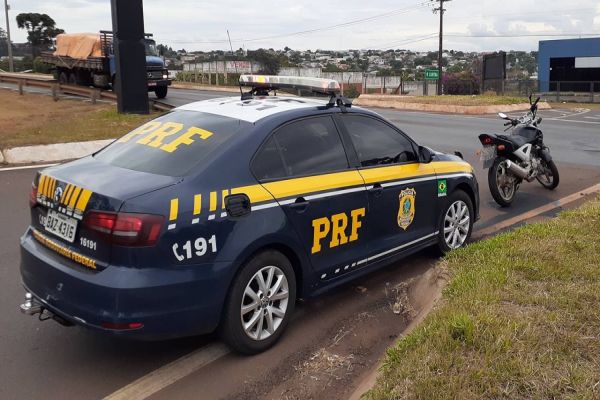 Imagem referente a notícia: Motociclista foge após colisão de transito na BR-277; A moto era furtada em Maringá
