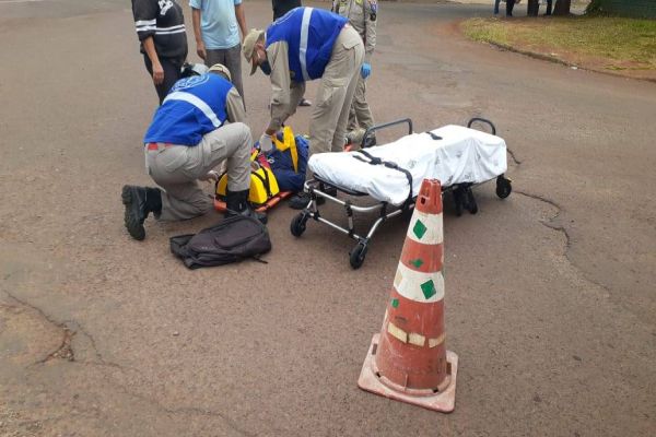 Imagem referente a notícia: Homem fica ferido em queda de moto no Bairro Cascavel Velho