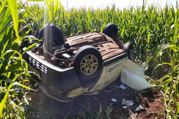 Imagem referente a notícia: Homem fica gravemente ferido após capotar veículo na BR-467, em Cascavel