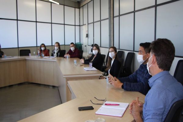 Reunião discute desafios da Assistência Social