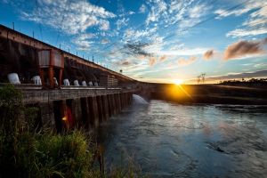 Imagem referente à notícia: Itaipu em campo: Brasil e Paraguai avançam para oitavas da Copa com apoio da energia da Binacional