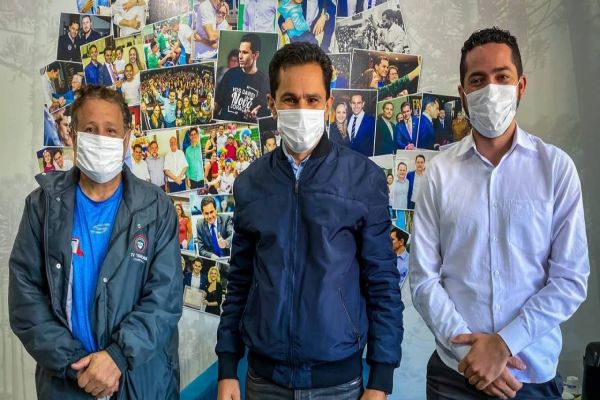 Vereadores participam de reunião para viabilizar torre de celular para São Salvador