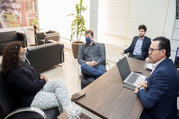 Beth Leal quer que leis sobre datas e nomes de logradouros e prédios saiam do papel