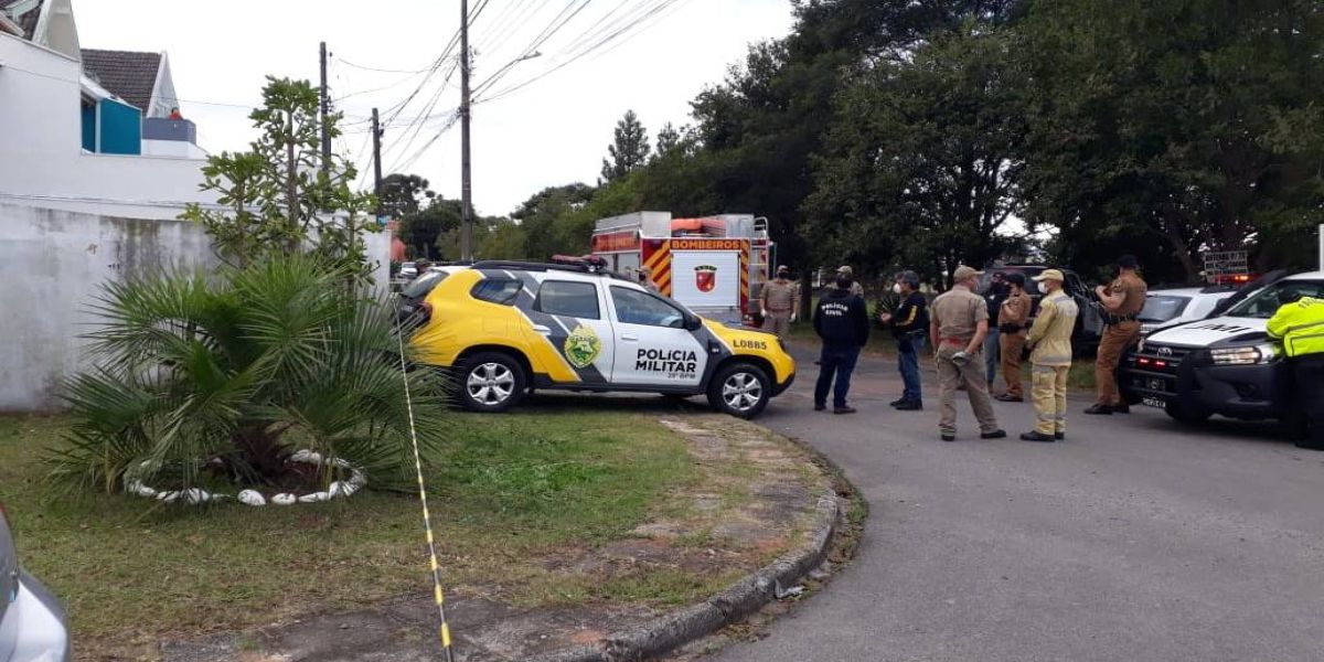 Homem é preso e confessa morte da mãe uma semana após enterrar pai no quintal de casa