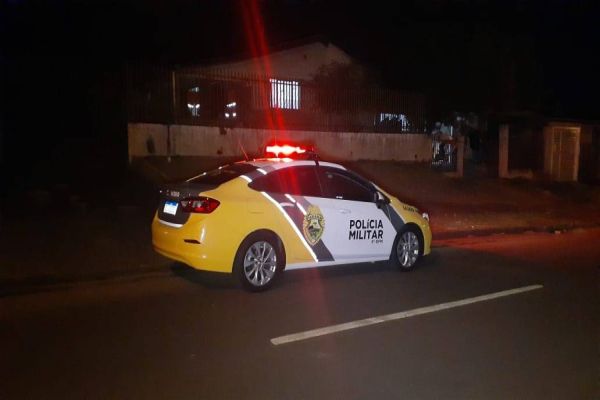Imagem referente a notícia: Rapaz é esfaqueado com facão na Rua Serra das Palmeiras no Bairro Cataratas