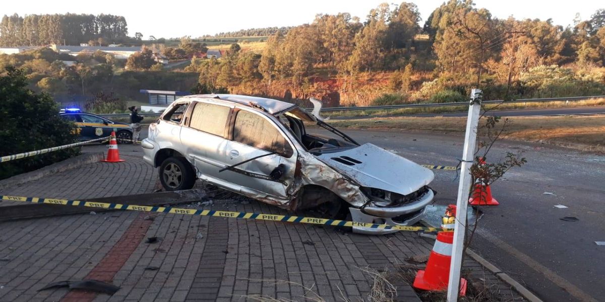 Homem morre após capotamento de carro na BR-158