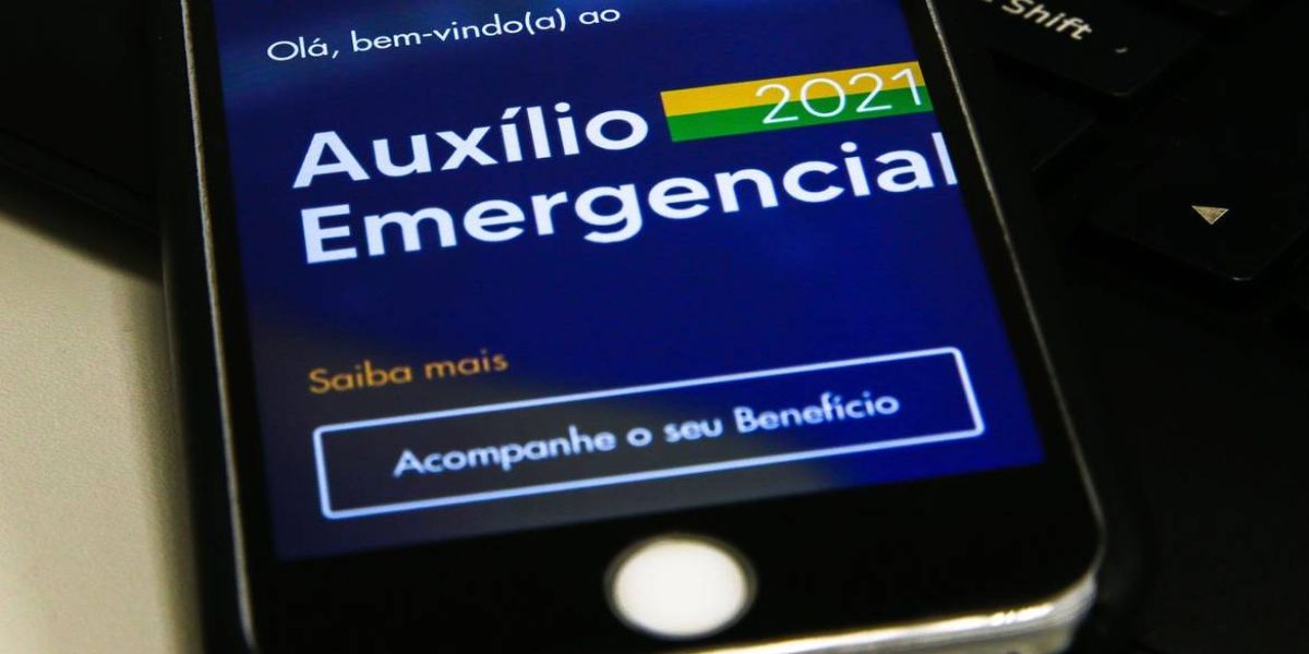 Caixa paga hoje (18) o auxílio emergencial para nascidos em fevereiro