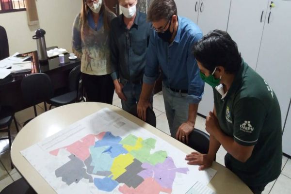 Teremos um modelo sustentável de coleta de lixo em Cascavel, diz Paranhos em visita técnica