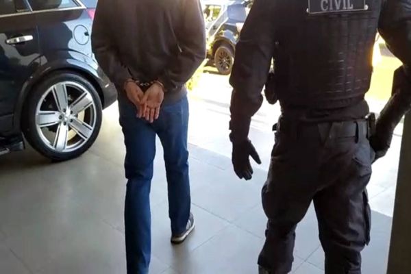 Imagem referente a notícia: Delegacia de Homicídios apreende suspeito de envenenar família em Cascavel