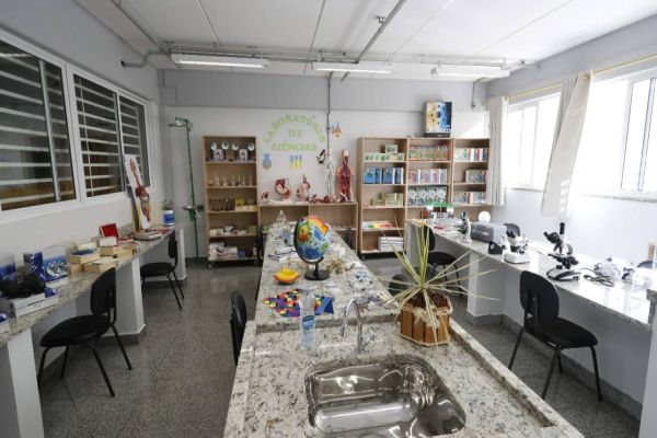 Investimento: Equipados, laboratórios de ciências são fundamentais no aprendizado