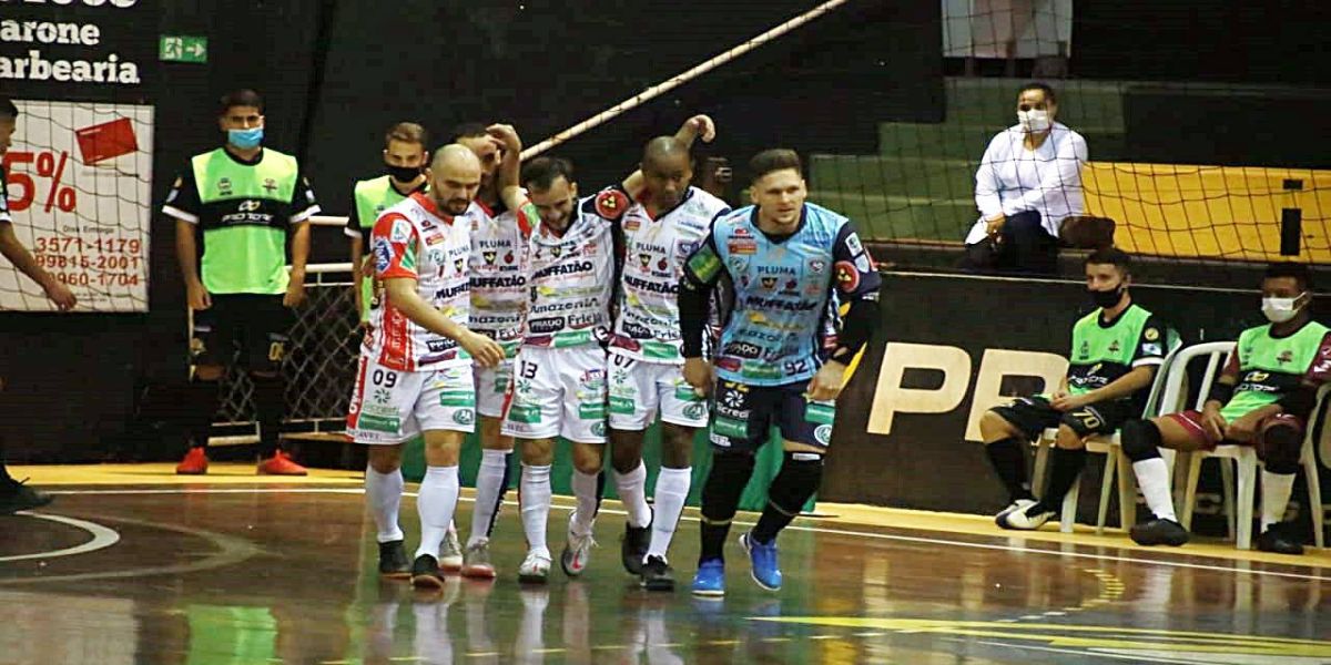 Cascavel Futsal goleia o Siqueira Campos pelo Campeonato Paranaense Chave Ouro