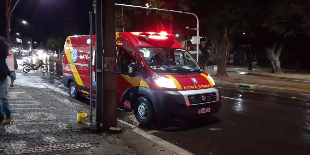 Homem é ferido por golpe de faca na Av. Brasil, no Bairro São Cristóvão