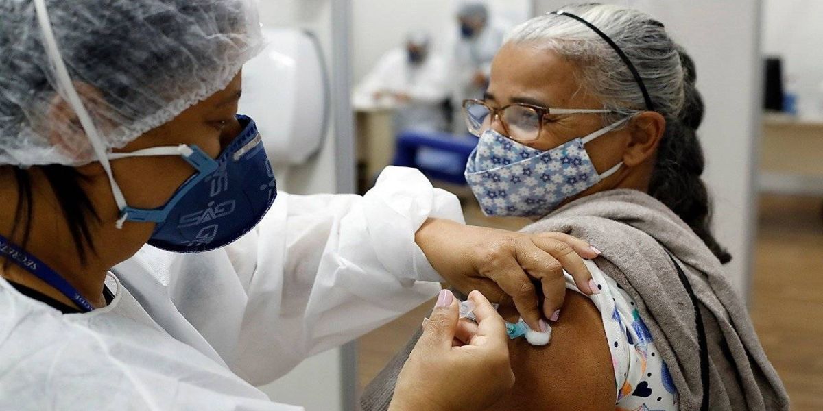 Cascavel continua vacina contra a Covid-19 para comorbidades, grávidas e puérperas