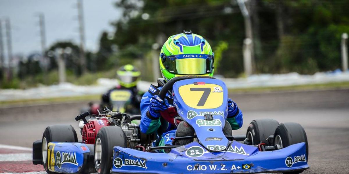 Caio Zorzetto inicia preparação para a Copa Brasil de Kart em Londrina