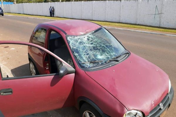 Imagem referente a notícia: Ciclista de 21 anos fica ferida após forte batida no Jardim Alvorada em Cascavel