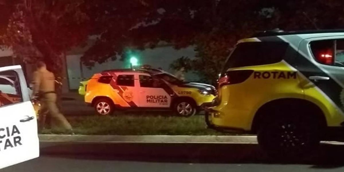 Policial e suspeito morrem após tiroteio na frente de UPA em Londrina