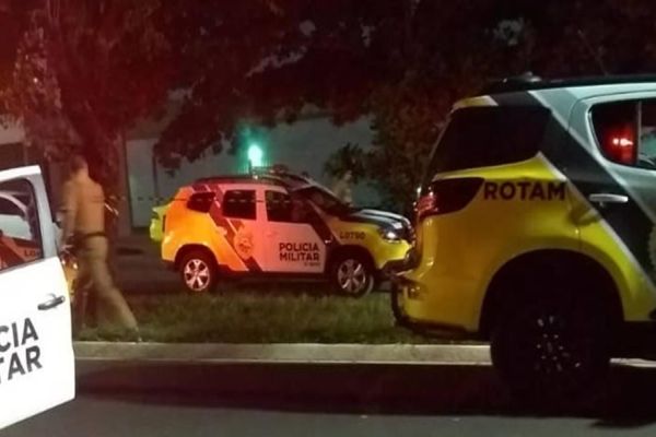 Imagem referente a notícia: Policial e suspeito morrem após tiroteio na frente de UPA em Londrina