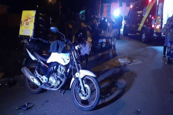 Imagem referente a notícia: Entregador fica ferido após colisão de trânsito no Bairro Cascavel Velho
