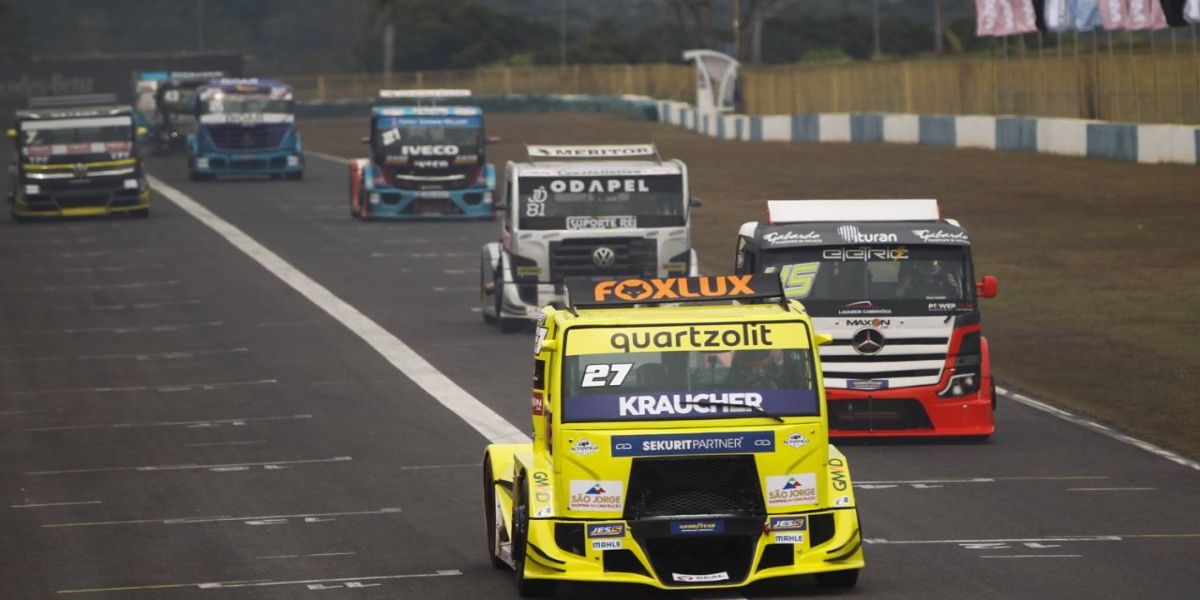 Cabo do alternador leva Fábio Fogaça a abandonar a Copa Truck em Goiânia