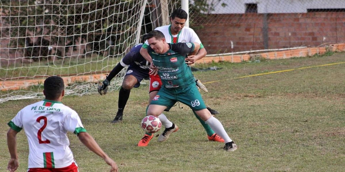Resenha/Corbélia vence Pé de Cana e garante vaga na quartas de final da 11ª Camp. Chácara Fardoski
