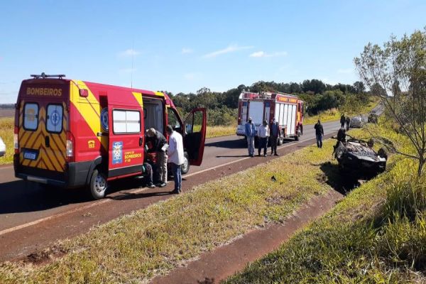 Imagem referente a notícia: Três pessoas ficam feridas grave colisão de trânsito na PR-486 em Cascavel