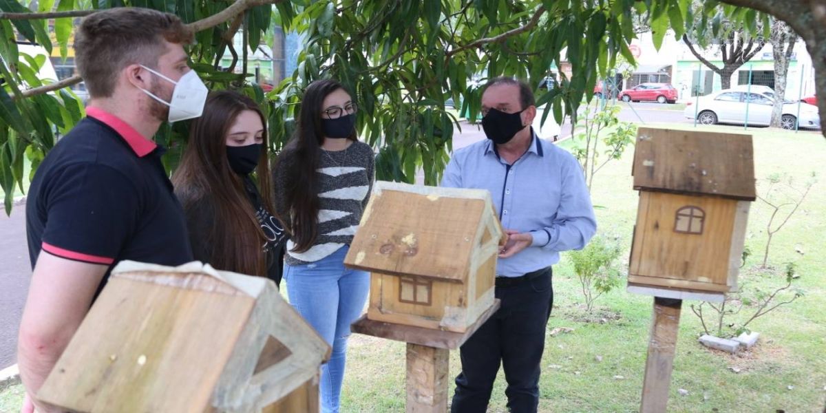 Celso Dal Molin apresenta projeto Jardins de Mel para alunos da Unioeste