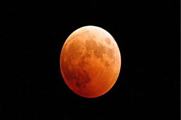 Superlua de sangue nesta quarta será resultado de eclipse lunar; entenda