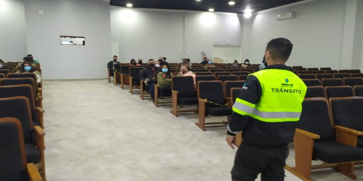 Transitar oferece cursos de atualização para motoristas com foco na mudança de comportamento