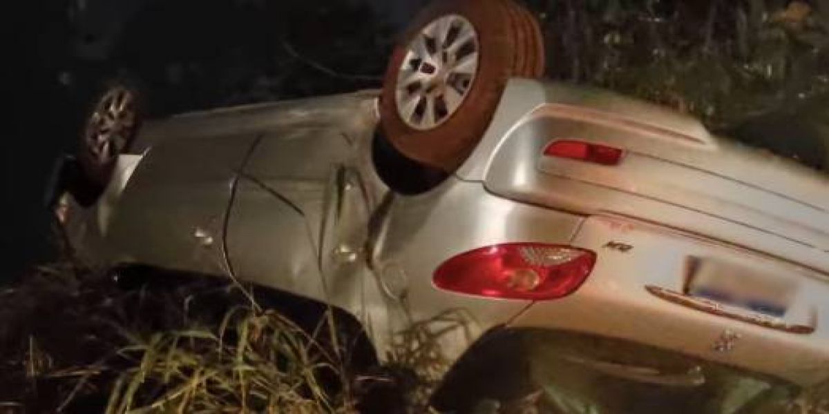 Capotamento é registrado na PR-180 entre Nova Aurora e Cafelândia