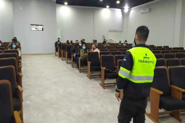 Transitar oferece cursos de atualização para motoristas com foco na mudança de comportamento