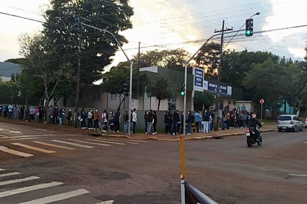 Após quase dois meses sem receber doses, Cascavel avança na vacinação dos profissionais de saúde