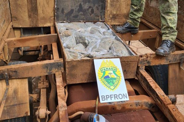 BPFRON apreende droga em veículo durante Operação Hórus em Santa Tereza do Oeste