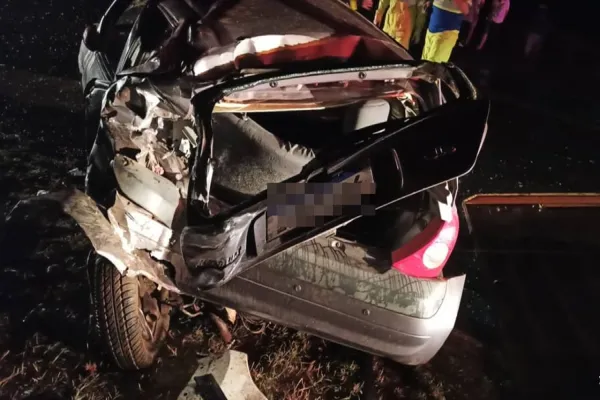 Foto relacionada a notícia: Mulher morre em grave colisão de trânsito na BR-369 em Ubiratã