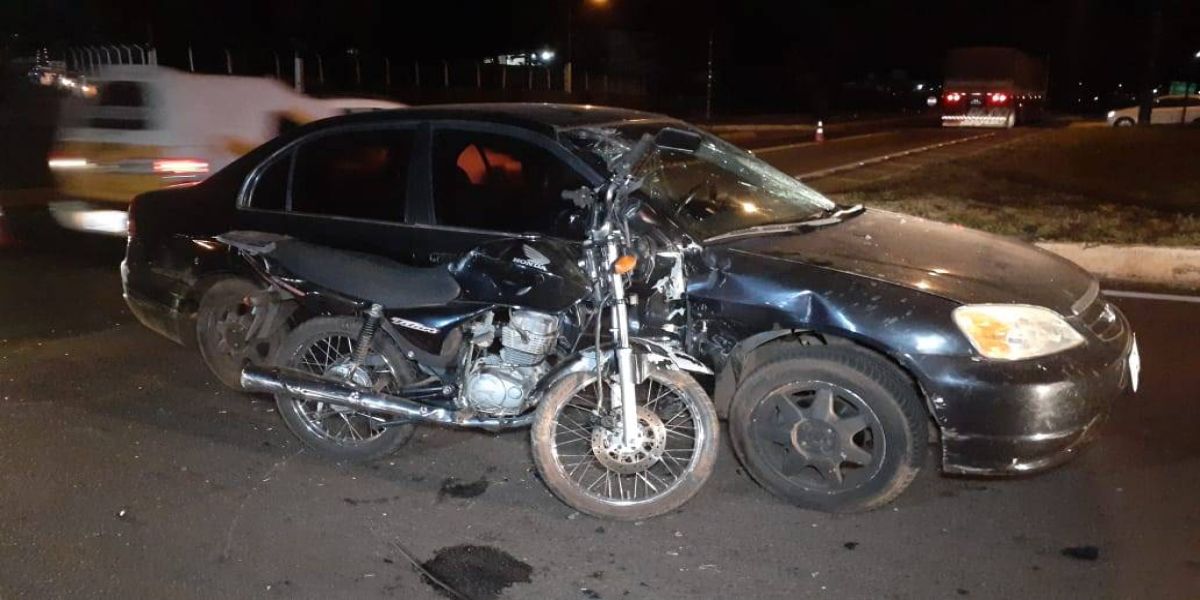 Motociclista fica ferido após colisão de trânsito na BR-277, no Trevo da Portal em Cascavel