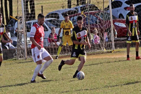 Foto relacionada a notícia: Os Pia do Chip vencem Arsenal na abertura da 2ª Copa Cascavel de Ouro