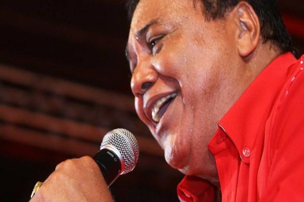 Morre, no Rio, o cantor Dominguinhos do Estácio, intérprete de samba