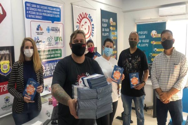 Semppro recebe material preventivo sobre álcool e outras drogas