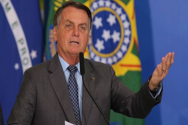 Bolsonaro diz que governo atuará por Copa América no Brasil