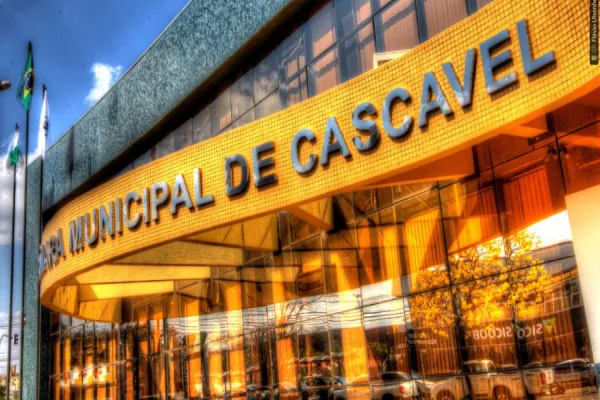 Foto relacionada a notícia: Avanço da covid-19 leva Câmara a prorrogar medidas de restrição por 15 dias