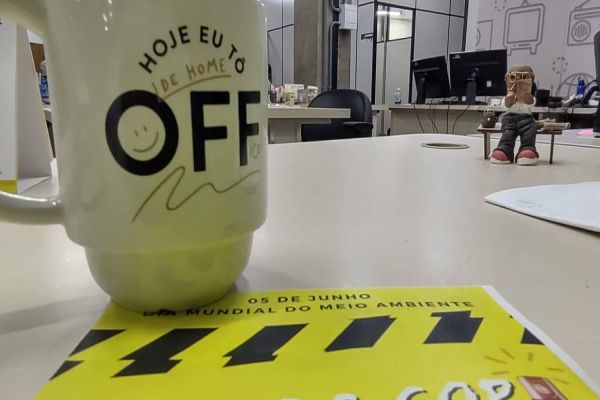 "Blitz do Copo" incentiva uso de canecas nas repartições públicas