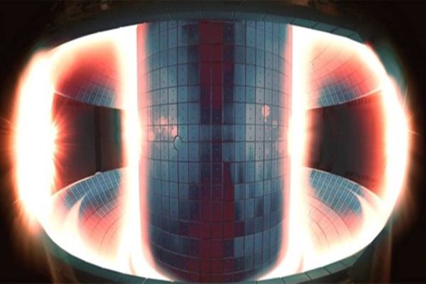 Imagem referente a notícia: Fusão nuclear: reator Tokamak fica 10 vezes mais quente que o sol em recorde mundial
