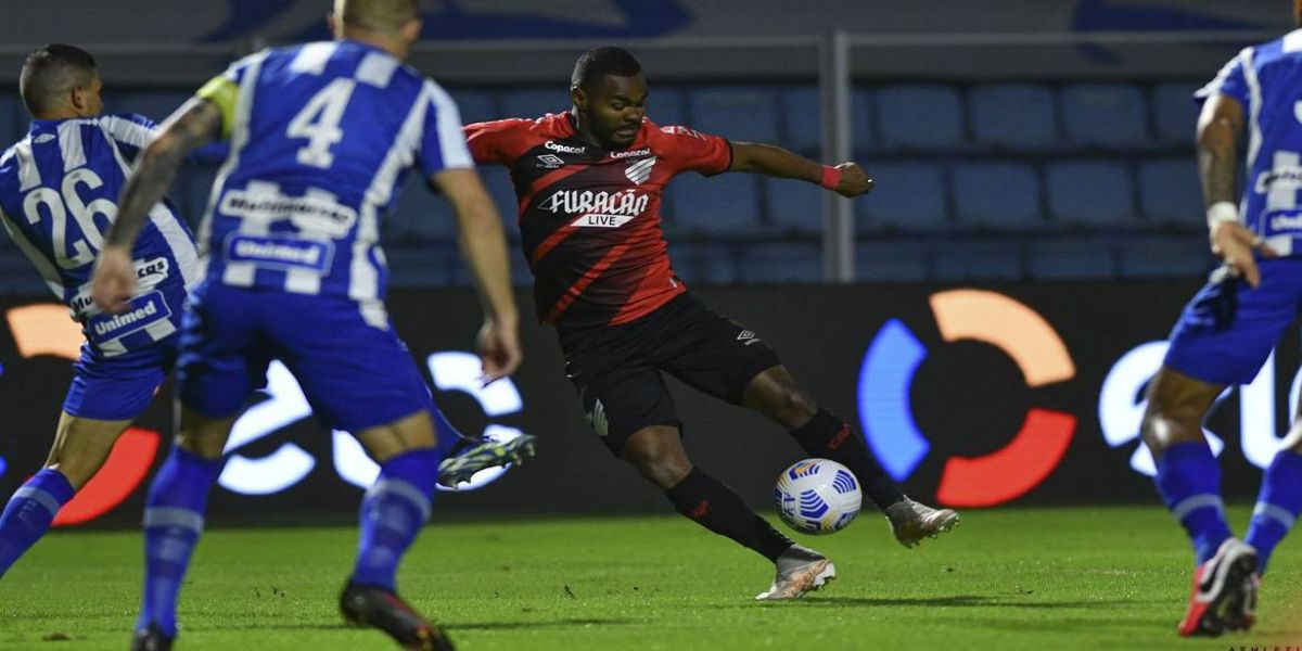 Copa do Brasil: Avaí e Athletico-PR empatam em jogo de ida em SC