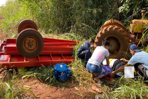 Acidente com trator deixa família inteira ferida em São Pedro do Ivaí; 8 foram socorridos