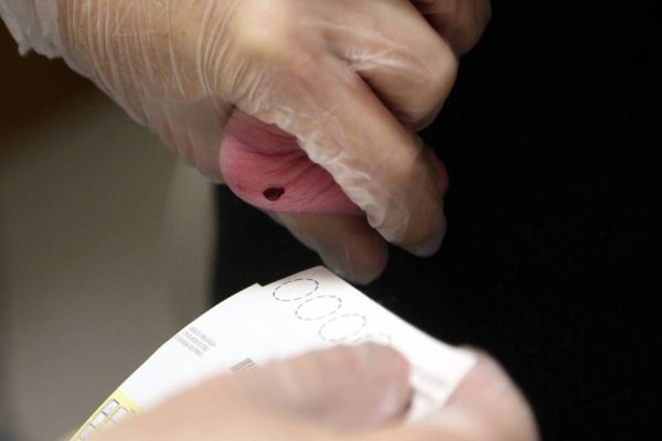 Teste do Pezinho terá pesquisa de doenças ampliada nos próximos anos