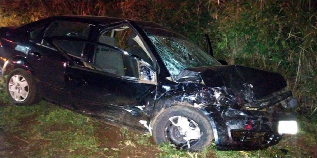 Grave acidente em Santa Helena resulta em quatro pessoas feridas na PR 317