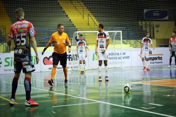 Cascavel Futsal se impõe fora de casa e derrota o Joinville pela Liga Nacional