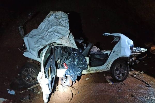 Duas mulheres morrem em batida frontal entre carro e ônibus na BR-369